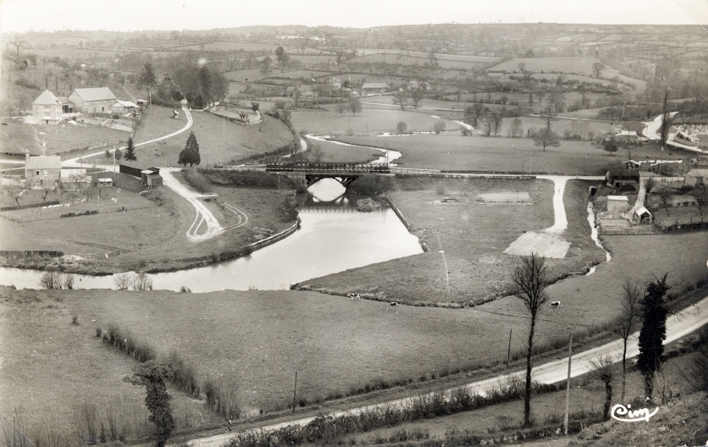 19500000c PONT-FARCY Le Port mort et Pont Bailey provisoire, vue des Costils.jpg